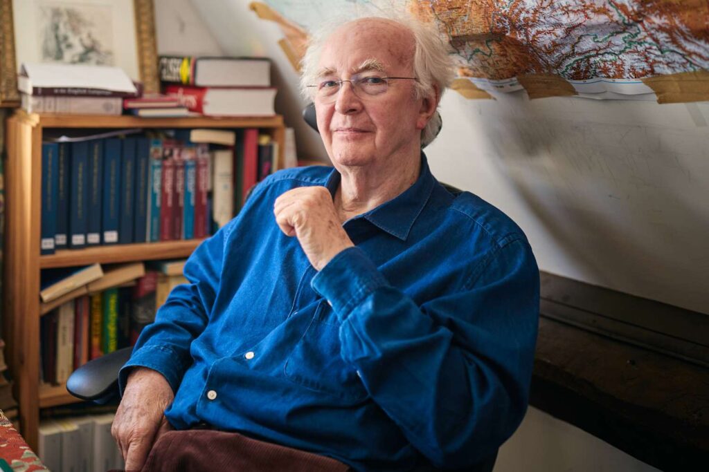 philip-pullman-tout-042925-22ab9045bd134bcca7b5259483cbf5ff.jpg