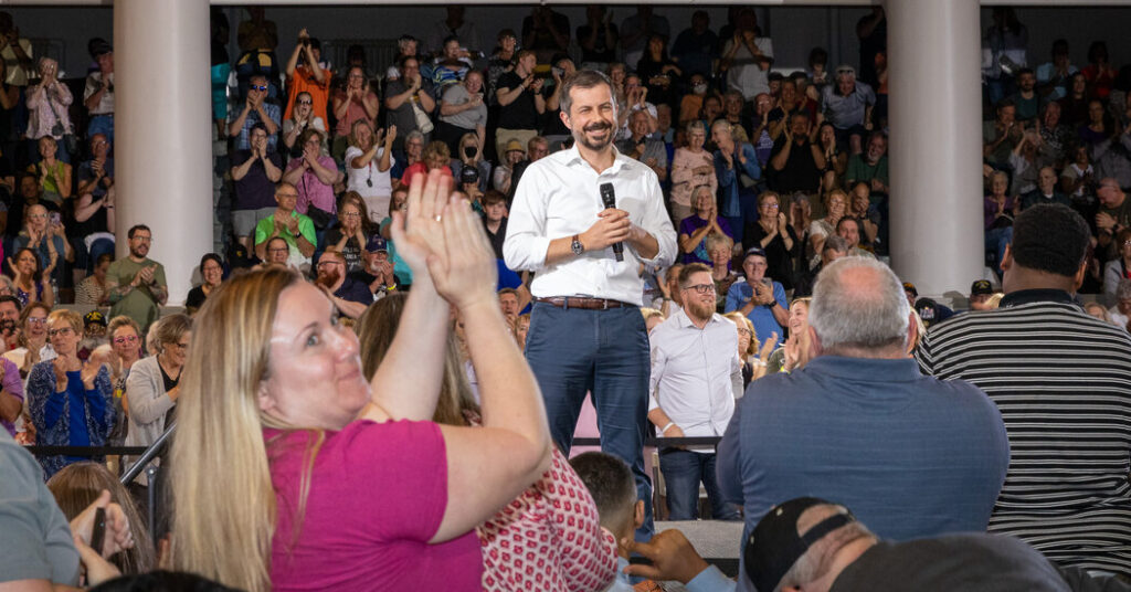 13pol-buttigieg-iowa-hjfg-facebookJumbo.jpg