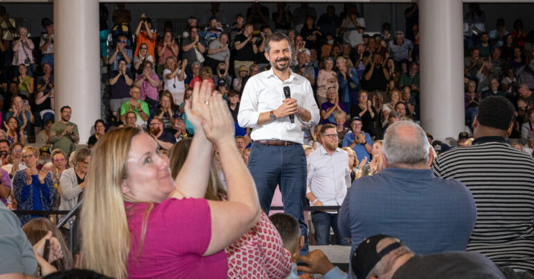 13pol-buttigieg-iowa-hjfg-facebookJumbo.jpg