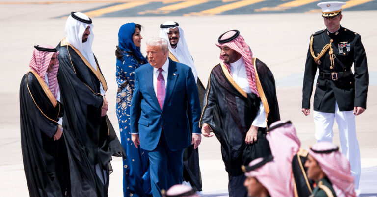 13trump-news-headlines-gzmf-facebookJumbo.jpg