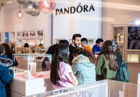 14biz-pandora-01-kwmp-facebookJumbo.jpg