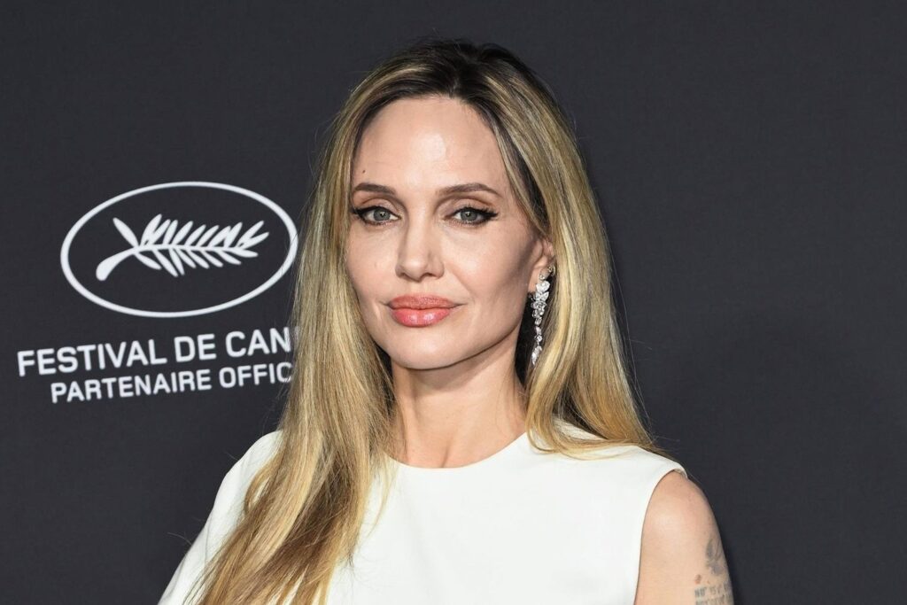 Angelina-Jolie-Chopard-dinner-051625-1-3e3c829e804a4036a3590c4919cdcf2c.jpg