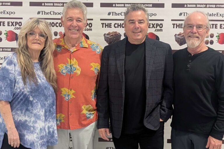 Barry-Williams-Christopher-Knight-Susan-Olsen-Mike-Lookinland-050425-14e33ca373234b9fbfa1d1433dfbb4e.jpeg