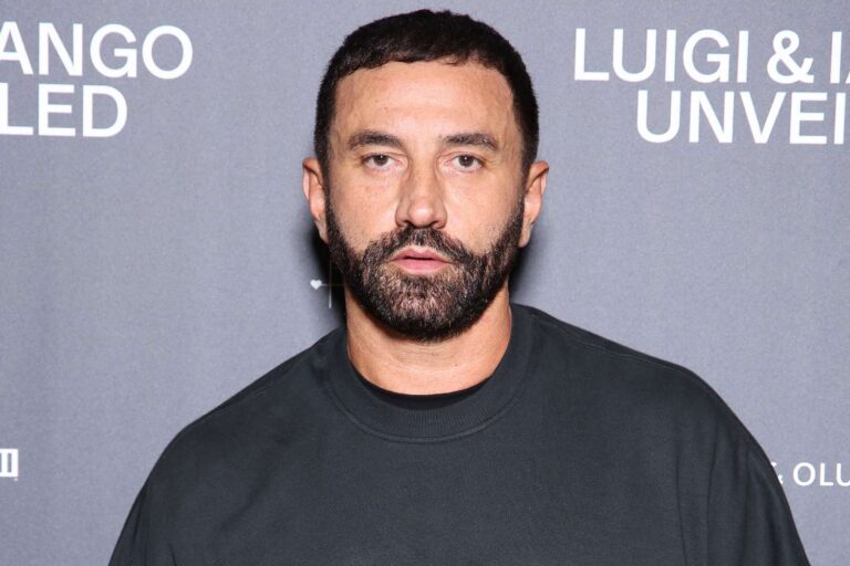 Riccardo-Tisci-1-050125-77316e53f325461cb7ac588fa960ec0b.jpg