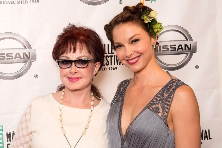 ashley-judd-naomi-2014-f52e4af0c7a54cd28abb58e62be41daf.jpg