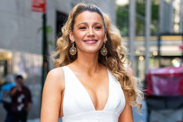 blake-lively-2-050125-fb81f42408ba481387b9b5099f2e707c.jpg