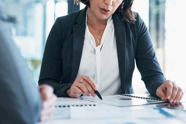 business-woman-working-050125-12edeb8eb2d0441ca2268bd532aa39cf.jpg