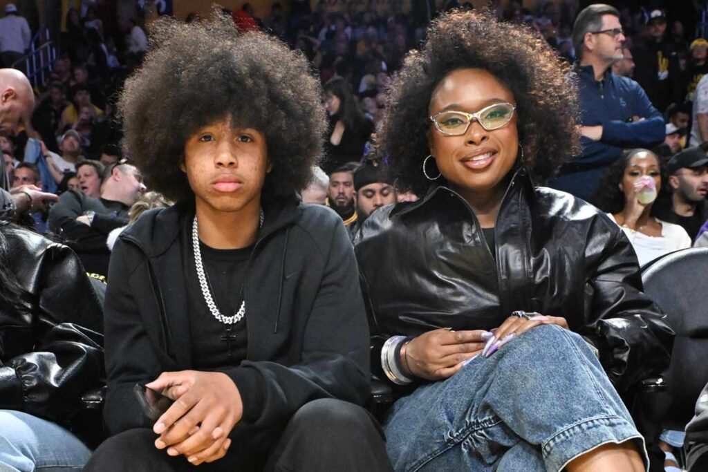 david-otunga-jr-jennifer-hudson-lakers-timberwolves-game-los-angeles-050125-acb1f1fedf6647bcb7ebff92.jpeg