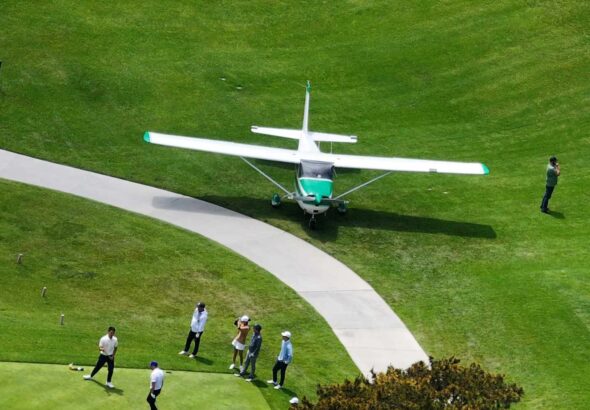 plane-crash-golf-course-tout-050225-048b4caad5cf4378868530442727b97c.jpg